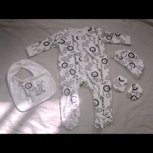 Brand new! Safari 5-piece set